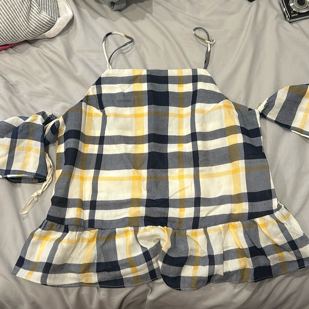 Loose checkered shirt
